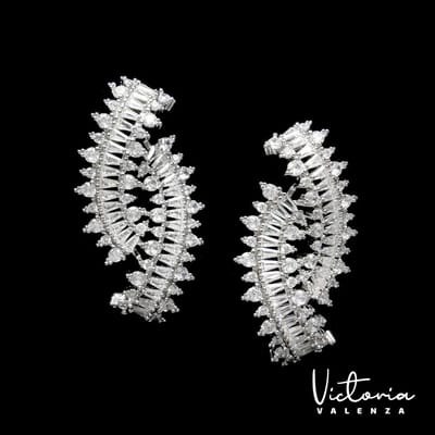 Victoria Valenza Milano Luxe Oorbellen Dames Messing Oorringen - Witte Steen - Kleur Zilver - 1 Paar