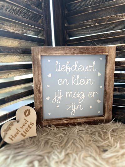 Creaties van Hier – Tekstlijst Liefdevol en klein met hartje – baby Blauw - 20 cm – Kraamcadeau - baby