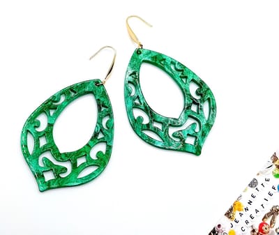 Jeannette-Creatief® - Resin - Resin Oorhangers Druppel Barok Zeegroen Goud RVS Glitter - Oorbellen - Dames Oorbellen -- Groene Oorbellen - Oorhangers - Resin Oorbellen - Emerald Green - Transformative Teal - Teal Green