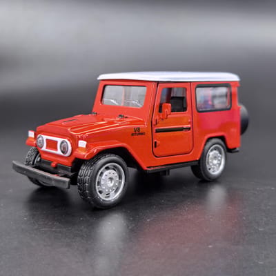 Véhicule Tout-Terrain Décoration d'Intérieur Objet de Collection Modèle de Voiture en Alliage Échelle 1/36