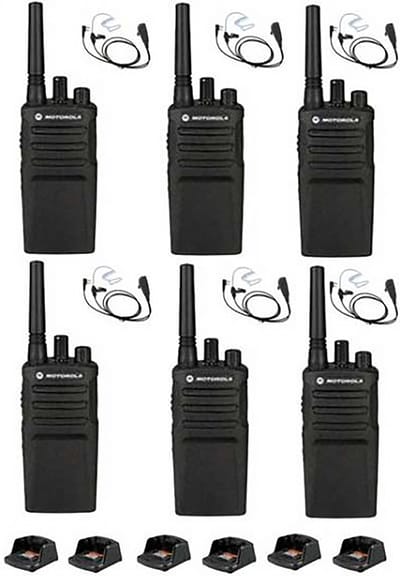Set van 6 Motorola XT420 UHF IP55 PMR446 met laders D-shape oortje en koffer