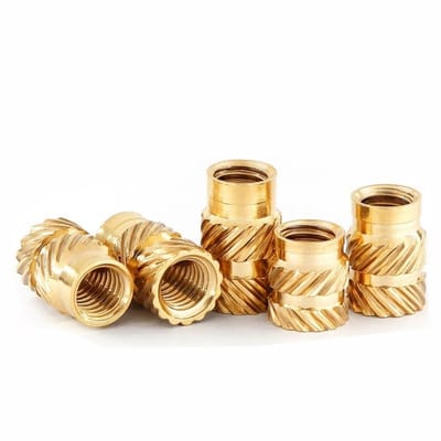 Dailygoods- Schroefdraadinzet 50 stuks - Messing verwarmingsinzetstuk - Amerikaanse kartelmoeren - Inpersmoeren - 3/8 x 7,1 mm - Geschikt voor kunststof onderdelen - Inzetmoeren