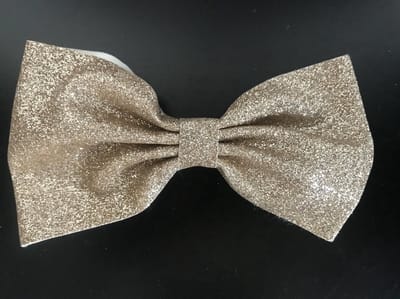 New Age Devi - Haarstrik clip - Glitter - Glamour | Goud | Haarspeld - Speld | Strik - Strikje | Meisjes - Kids - | Feest - Bruiloft - Jubileum - Christmas - Kerst - Stijl - Chique | Trend