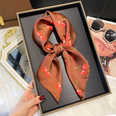 Luxe Bedrukte Satine Zijden Vierkante Sjaal Voor Vrouwen Sjaal Hijab Neckerchief Vrouwelijke Kers Haarlint Hoofdband Mode Wikkel Bandana brown