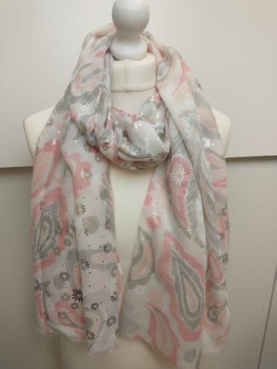 Lange dames sjaal Sanne-gebloemd motief-roze wit grijs zilver
