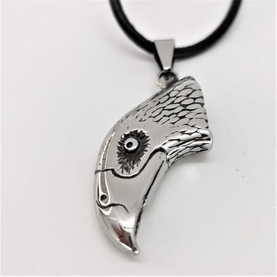 Stoer edelstaal adelaar kop hanger met zwart 60 cm leer ketting.