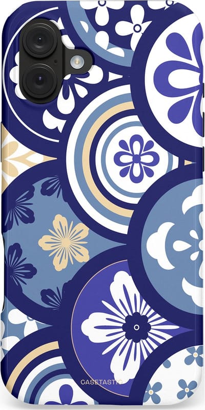 Casetastic hoesje geschikt voor Apple iPhone 16 Plus - MagSafe - Dubbellaagse bescherming - Blauwe bloemen Talavera Maiolica Patroon - Fashion Case - Donkerblauw Lavendel Wit Lichtgrijs