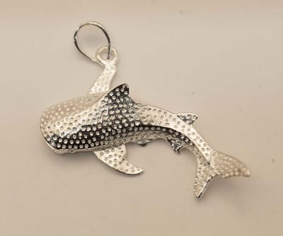 Sterling zilveren hanger walvis - hanger van een walvisachtige - zeedier hanger gemaakt van 925 zilver - leuke zilveren hanger van een zoogdier - prachtige walvis hangertje voor halsketting - sterling zilveren groot zoogdier hanger