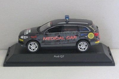 Audi Q7 Medical Car 24H Le Mans 2006  1:43 Schuco Grijs 450475500