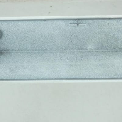 Cache latéral droit pour scooter Peugeot 50 SV Geo 722854BL Blanc Neuf
