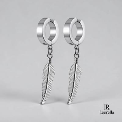 Leerella Zilverkleurig Oorclips met Veer Hanger – Hoogwaardige Roestvrij Staal Clip Oorbellen in 4 Kleuren - Comfortabele Oorclips Zonder Piercing – 4,16 cm
