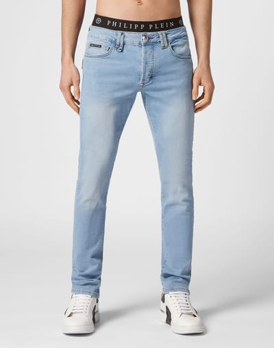 Jeans Recht Model