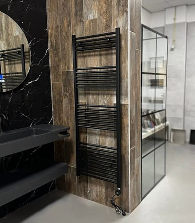 Veronza Elektrische Handdoekradiator – Mat Zwart | 160x60 cm | 700W
