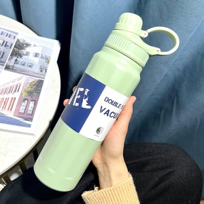 Tasse à paille simple portable d'extérieur pour hommes et femmes, sport et loisirs, grande capacité, avec bandoulière en silicone 840ml