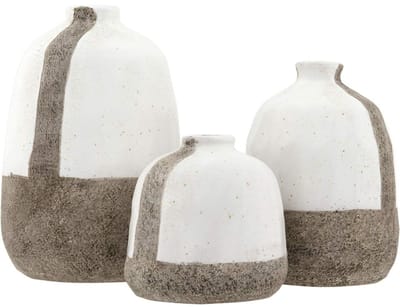 Famanu – Terracotta vazenset met verticale strepen, wit en grijs, rustieke keramische woondecoratie