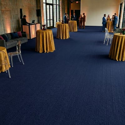 FLOORDIREKT Op Maat Hemaakt Tapijt Sintra - Voor Evenementen & Beurzen - Onderhoudsvriendelijke Loper - Voor Beurzen & Evenementen - Donkerblauw - 100 x 100 cm