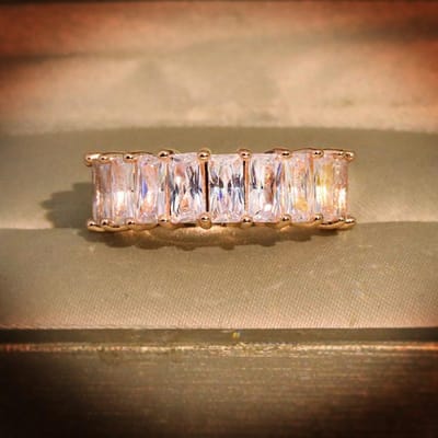 Yiwu Sieraden AAA Zirkonia Kleur Verguld No. 8 beige