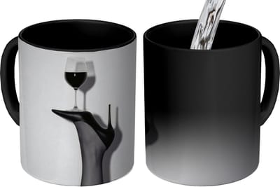 Magische Mok - Foto op Warmte Mokken - Koffiemok - Hak - Wijn - Minimalistisch - Zwart - Magic Mok - Beker - 350 ML - Theemok