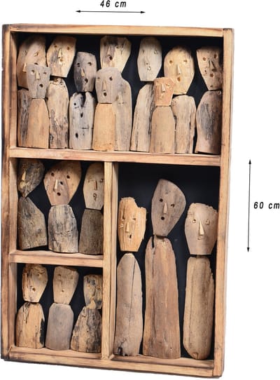 Houten walldeco vol karaktervolle houten poppetjes | 60 x 46 cm
