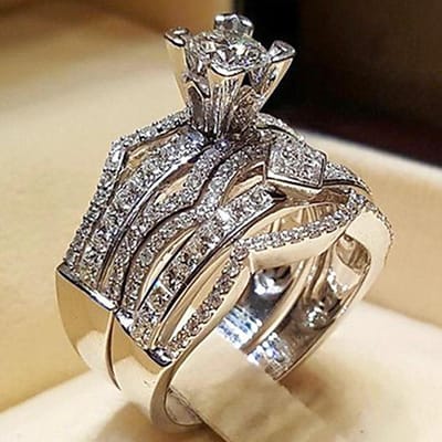 Huitan Luxe Mode Bijpassende Set Ringen Dames voor Bruiloft Ingelegd Schitterende Kubieke Zirconia Luxe 2 Stuks Verlovingsringen Sieraden 8