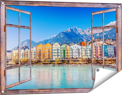 Gards Tuinposter Doorkijk Gekleurde Huisjes in Innsbruck, Oostenrijk - 90x60 cm - Tuindoek - Tuindecoratie - Wanddecoratie buiten - Tuinschilderij