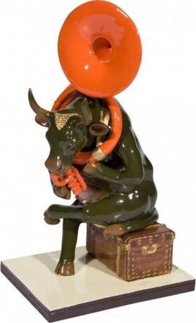 Cowparade medium Josephine au trombone