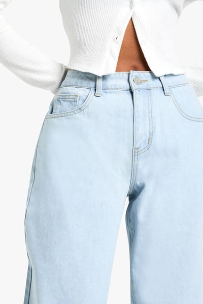 Dames Boohoo Basics Baggy Boyfriend Jeans | Bleached Blue | Maat: 10/32L