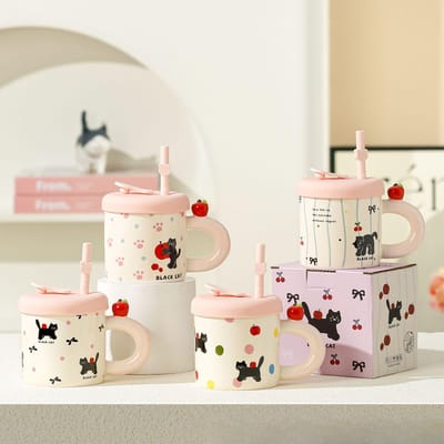 Creatieve Kleine Zwarte Kat Mok Leuke Kat Keramische Beker met Rietje Koppels Waterbeker Kantoor Koffiekopje Souvenir Cadeau 380ml beige