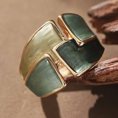 Huitan Frisse Stijl Groen Emaille Damesring Onregelmatig Ontwerp Mode Feest Metalen Accessoires Gouden Kleur Chique Sieraden voor Bruiloft 6 brown