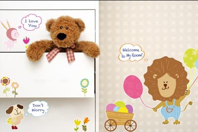 Muurstickers, decoratieve zelfklevende afbeeldingen met leeuwen en andere dieren, met whiteboard-gedeeltes.