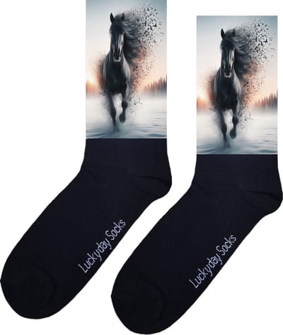 Paard - Opkikkertje - Grappige sokken - Valentijn cadeau - Verjaardag cadeau - Kerst cadeau - Grappige sokken - Leuke sokken - Vrolijke sokken - Kerst sokken - Zwart - Galop - Sneeuw - Vaderdag - Moederdag - Socks maken Happy - 37-44