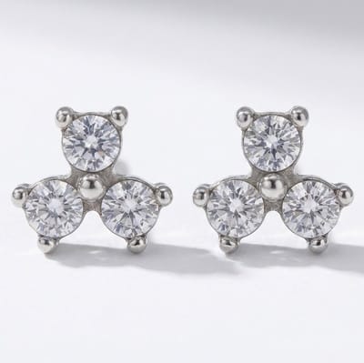 Lundholm Oorknopjes Dames Met Zirkonia Steentjes Zilverkleurig - Premium Stainless Steel Jewellery Oorbellen - Kleine Zilveren Oorbellen Zirkonia Studs verjaardag cadeau vrouw - Geschikt voor Tweede Gaatje - My Ziza Serie - Cadeau voor Haar Zilver