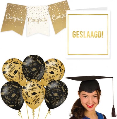 Geslaagd versiering pakket (9-delig) - 1x Congrats vlag / slinger - 6x Ballonnen Goud / Zwart (Gold / Black) - Cadeau diploma - Eindexamen versiering pakket - 1x Geslaagd hoed met kwast - 1x Geslaagd gefeliciteerd kaart