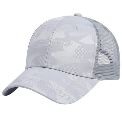 Grijs camouflage baseball pet dames – mesh trucker pet met gebogen klep en ponytail opening – verstelbare snapback cap met camouflage patroon – ademende dames pet voor casual en outdoor gebruik