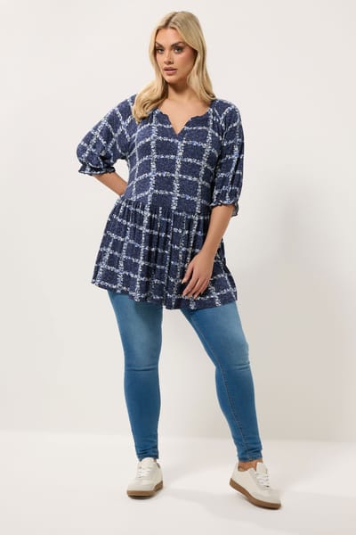 Yours Marineblauwe Abstracte Top Met Inkeping In De Hals Size 44