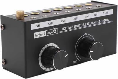 Audio Selector Box - Stereo Switcher - Geluidskwaliteit Verbeteren - Met Volumeregeling - 6 Ingang 1 Uitgang - Zwart