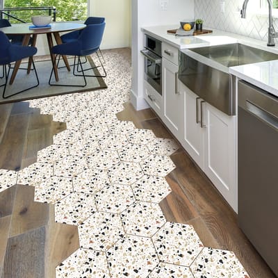 Antislip vloerstickers met beschermlaag - CARLO TERRAZZO TEGELS - 40x90cm - 10 zeshoekige stickers 20x18cm