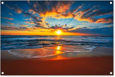 Tuinposter strand - Zonsondergang - Zee - Oranje - Avond - Tuindoek - Tuinschilderij voor buiten - Schuttingdoek - Tuindoek - 90x60 cm - Tuindecoratie - Schutting decoratie - Tuin