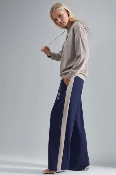 Modal Touch Hoodie en Broekset met Streepdetails