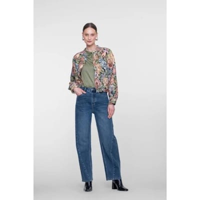 Geisha blauwe dames jeans   Regular waist   Stonewash wassing   Barrel fit   5-Pocket zakken   Knoop- en ritssluiting   Regular waist Blauw XS
