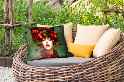Buitenkussens - Tuin - Vrouw - Aardbeien - Frambozen - Bramen - Bessen - 50x30 cm