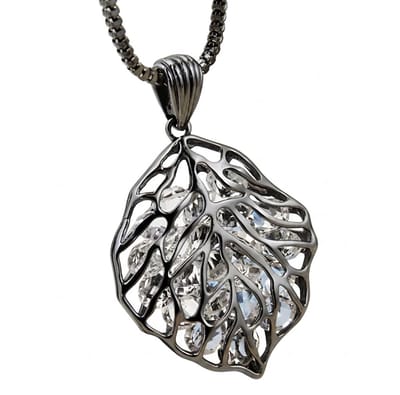 Zwartkleurige ketting met opengewerkte bladvormige hanger – ketting voor dames – modern natuurdesign – ketting met hanger