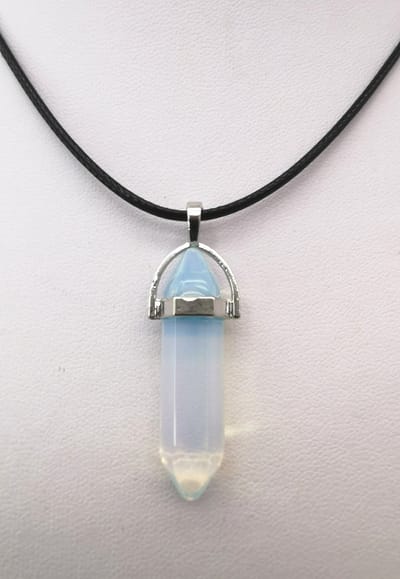 Edelsteen - Opaal - Obelisk Hanger met - gratis - zwart - wax koord Ketting - 40cm + 5cm Verstelbaar - Alle kinderen hebben een natuurlijke aantrekkingskracht op edelstenen.