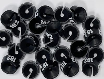 Bleijenberg Maatdopje maat 182 zwart - Maataanduiding voor kledinghangers per 25 stuks - Maatringetje Ø 20 mm - Kledinghangers - Kleerhanger - Kapstok - Mark-Brics - wisersizer