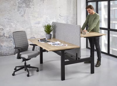 Duo bench elektrisch verstelbaar zit/sta bureau Teez breed 120CM diep 80/80CM bladkleur Robson Eiken framekleur Aluminium (RAL9006)