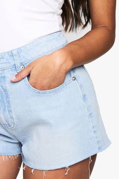 boohoo Dames Denim Mini Shorts | Gebleekt | Maat: 42