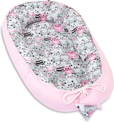 Babynest cocon pasgeborenen 90x50 cm - handgemaakt knuffelnest baby nestje van katoen Katten roze