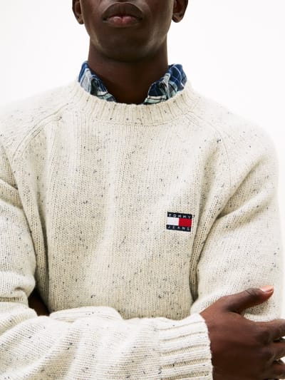 Tommy Jeans Trui Tjm Reg Badge Sweater Dm0dm22353 Ybh Ancient White Mannen Maat - S
