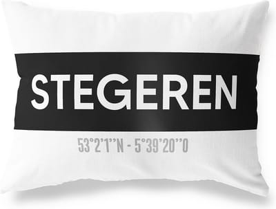 Tuinkussen STEGEREN - OVERIJSSEL met coördinaten - Buitenkussen - Bootkussen - Weerbestendig - Jouw Plaats - Studio216 - Modern - Zwart-Wit - 50x30cm
