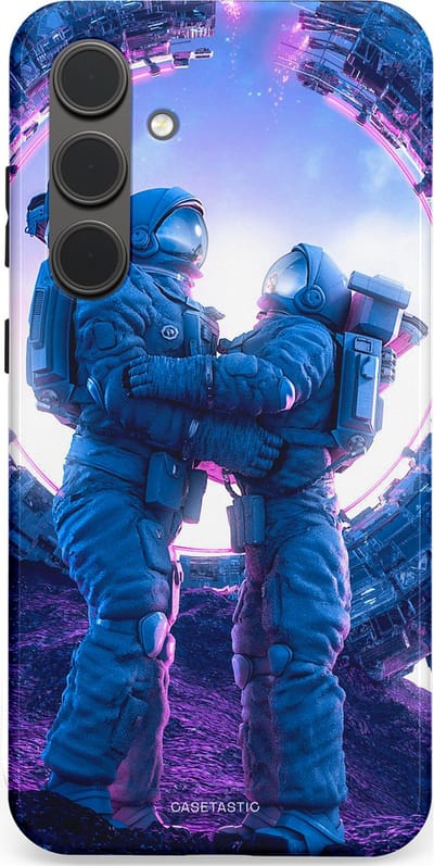 Casetastic Hoesje Geschikt voor Samsung S24 Plus - Stijlvolle Beschermende Duo-layer Case - Ruimtereis vol liefde